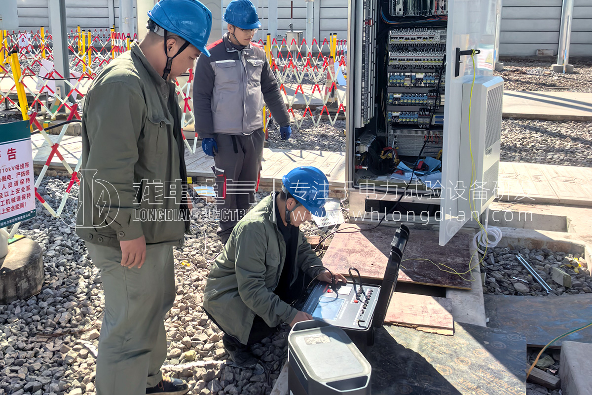 無(wú)線(xiàn)雙端接地GIS試驗(yàn)現(xiàn)場(chǎng) 無(wú)線(xiàn)雙端接地GIS試驗(yàn)現(xiàn)場(chǎng)